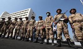 کشته شدن 6 پلیس مصری در حمله افراد مسلح به یک ایست بازرسی
