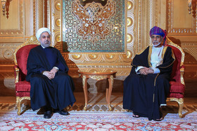 تاکید روحانی و سلطان قابوس بر لزوم گسترش روابط کشورهای منطقه