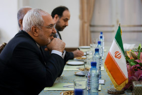 ظریف بر ضرورت توجه 1+5 به حقوق هسته‌ای ایران تاکید کرد