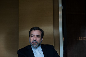 عراقچی خبر داد: رایزنی فعالان اقتصادی ایرانی با تیم مذاکره‌ کننده درباره تحریم‌ها