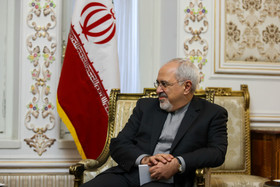 ظریف: یک تیم اقتصادی قوی همراه دارم/برای سفر روحانی به ترکمنستان برنامه‌ریزی می‌کنیم