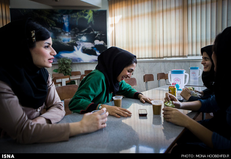 http://media.isna.ir/content/Mona+Hoobehfekr24-1.jpg/4