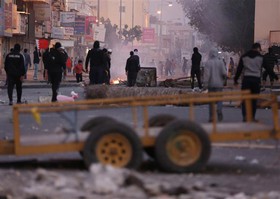 حمله سرکوب‌گرانه نیروهای رژیم آل خلیفه به تظاهرکنندگان بحرینی