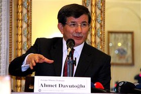 وزیر خارجه ترکیه: دموکراسی را نمی‌توان با زور و اجبار مستحکم کرد