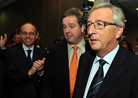 حکم یونکر برای ریاست کمیسیون اروپا تایید شد