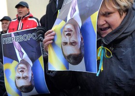 تظاهرات اپوزیسیون اوکراین در واکنش به ضر‌ب‌وشتم یک خبرنگار