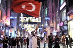 خرید گسترده گاز اشک‌آور توسط ترکیه در میان اعتراضات مخالفان
