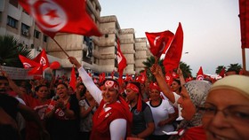 تظاهرات تونسی‌ها در اعتراض به احداث دیوار مرزی با لیبی