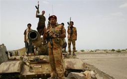کشته و زخمی شدن بیش از 20 نظامی یمنی در حمله افراد مسلح