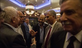 عریقات با مشعل دیدار می‌کند/هیات فلسطین و اسرائیل امشب در قاهره/پیشنهاد جدید مصر
