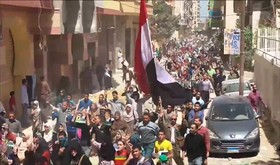 ادامه تظاهرات حامیان مرسی/ نخست وزیر سابق: تروریست خواندن اخوان المسلمین اقدامی سیاسی بود