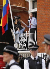هزینه 12 میلیون دلاری پاییدن آسانژ در سفارت اکوادر در لندن