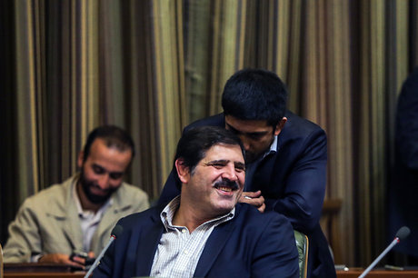 حرف‌های درگوشی علیرضا دبیر و عباس جدیدی ، عضو کشتی گیر جدید شورا