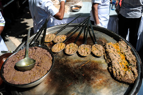 جشنواره پخت بزرگترین بریانی در اصفهان