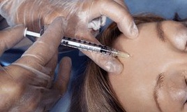 هشدار وزارت بهداشت درباره عوارض تزریق بوتاکس در آرایشگاه‌ها