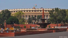 اخلال در نشست پارلمان هند