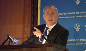 نتانیاهو: عباس از حماس دوری کند