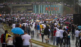 تظاهرات هزاران تن از حامیان رهبران اپوزیسیون در ونزوئلا