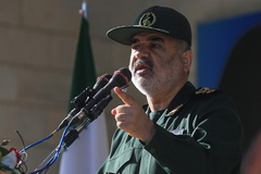 قدرت‌های بزرگ نظامی، در رویا هم نمی‌توانند به ایران نگاه تهدید‌آمیز کنند