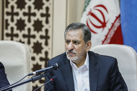 ملت ایران از تلاش برای دستیابی به دانش هسته‌ای عقب‌نشینی نمی‌کند