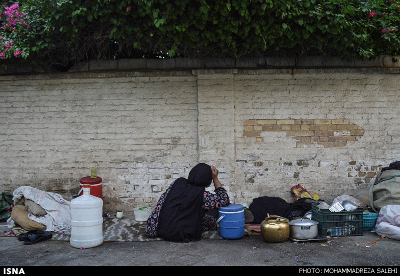  زندگی خانواده اهوازی در کنار خیابان !