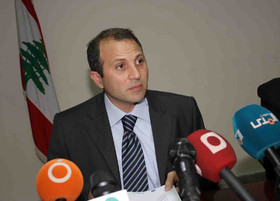 استقبال وزیر خارجه لبنان از هدیه تسلیحاتی ایران به ارتش این کشور