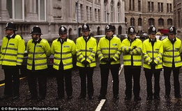 22 هزار نیروی پلیس انگلیس بیکار می‌شوند