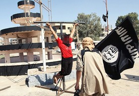 انتقاد از استفاده داعش از نام پیامبر (ص) در پرچم خود