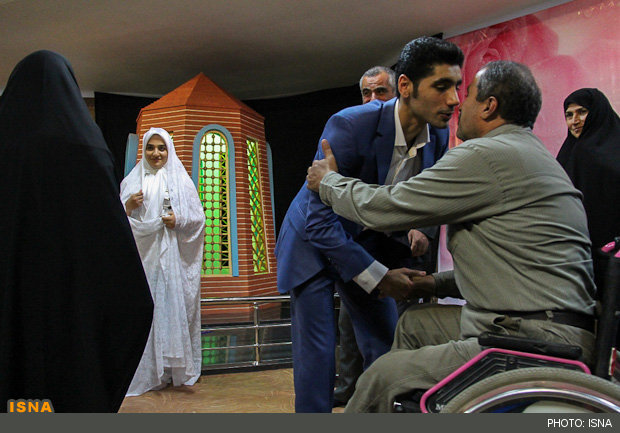 جشن عقد در مزار پنج شهید گمنام, آمل, حجاب در مراسم عروسی, عروس با حجاب و محجبه, دختر محجبه و با حجاب