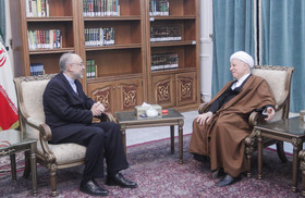 رئیس سازمان انرژی اتمی با هاشمی رفسنجانی دیدار کرد
