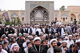 روحانیون و طلاب در اعتراض به حکم اعدام شیخ نمر تجمع می‌کنند