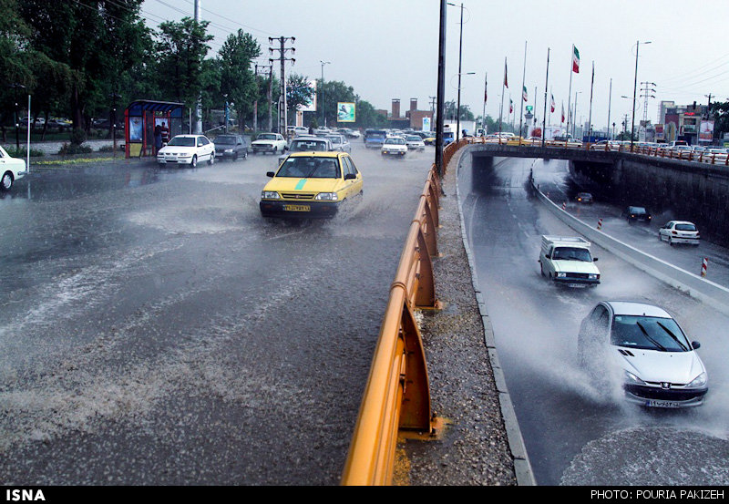 بارش باران در محورهای 2 استان