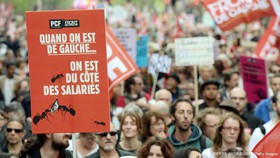 تظاهرات هزاران معترض در پاریس