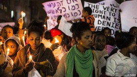 تظاهرات هزاران مهاجر آفریقایی در تل‌آویو