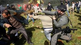 زخمی شدن 20 فلسطینی در حمله صهیونیست‌ها به کرانه باختری