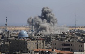 احتمال حمله زمینی اسرائیل به نوار غزه/گردان‌های القسام شهر "دیمونا" را بمباران کردند