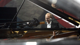 پوتین باز هم نمایش داد / اجرای موسیقی "پنجره‌های مسکو" توسط رئیس‌جمهور روسیه