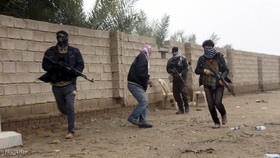 حمله شبه نظامیان مسلح به مراکز دولتی در بغداد/ گروگان‌گیری در ساختمان وزارت حقوق‌بشر