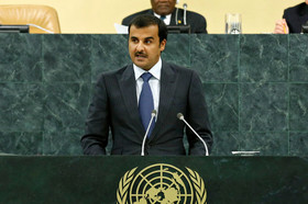 ابراز تعجب امیر قطر از مواضع بان کی مون درباره نقض آتش‌بس در غزه
