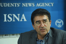 قادر آشنا: تا زمانی که هستم،کار می‌کنم / مدیر «سنگلج» هفته آینده مشخص می‌شود 