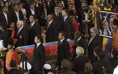 برگزاری مراسم وداع و بزرگداشت چاوز 