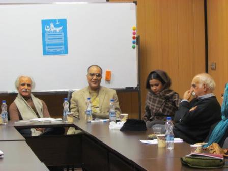 شعر یک دیکتاتوری مطلق است