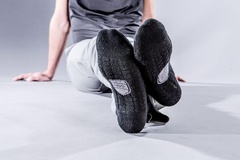 رهایی از بوی بد پا با جوراب قهوه!