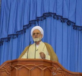 واکنش امام‌جمعه‌ ایلام به اظهارات عراقچی در برنامه‌ی سیما