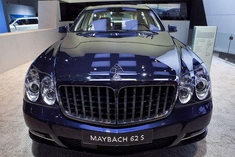 برخورد با گران‌فروشی واردکنندگان خودرو 