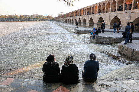 بوی فروردین دیگر در اصفهان به مشام نمی‌رسد 