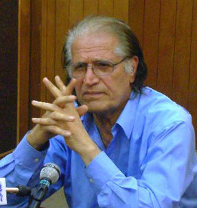 احمد پژمان: چشمم از این ارکستر آب نمی‌خورد