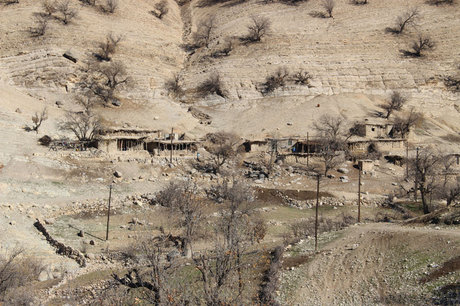 فقر و محرومیت بر روستای "لاش" سنگینی می‌کند