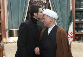 گزارشی از دیدار هاشمی رفسنجانی با شهید جهاد مغنیه - ایسنا
