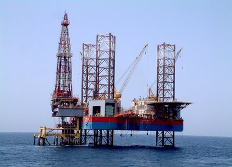 کاهش قابل توجه بهای نفت در آستانه پایان مذاکرات هسته‌ای 